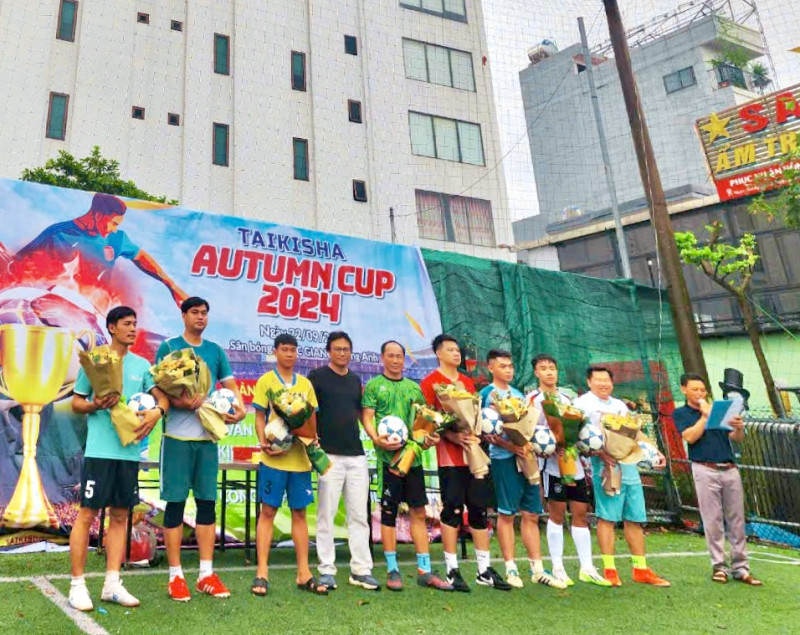 TVE Hanoi Autumn Cup 2024: Giải bóng đá thành công rực rỡ